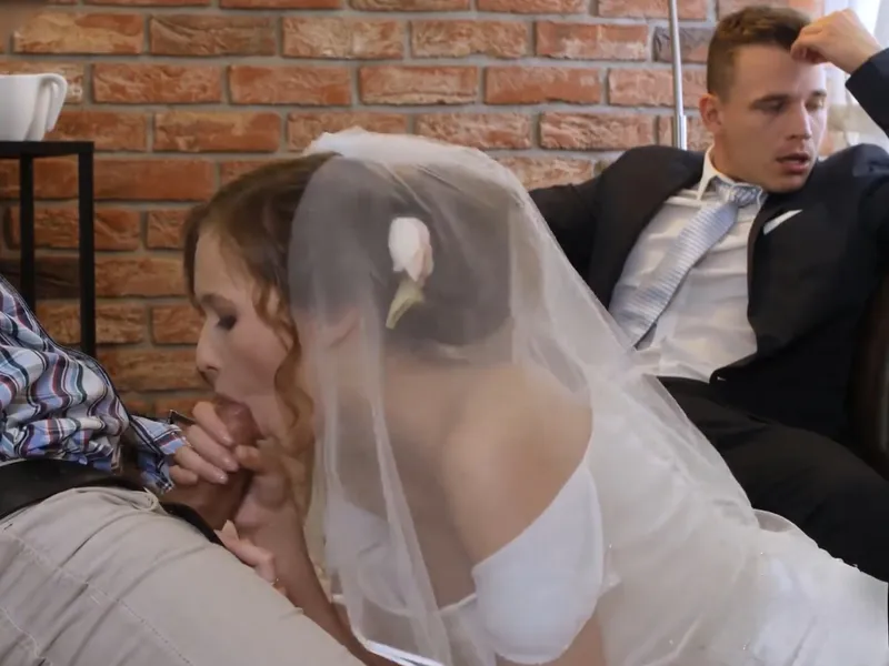 Cô dâu cắm sừng với trai ngay trước mặt ông xã mới cưới